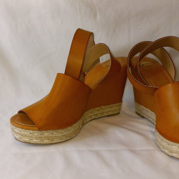 Peep-toe Espadrille - Picture 8 of 9